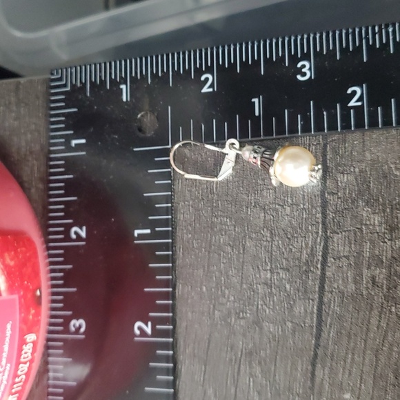 Elegant Pearl Sconce Drop Bridal Earrings E1011 - Picture 3 of 3